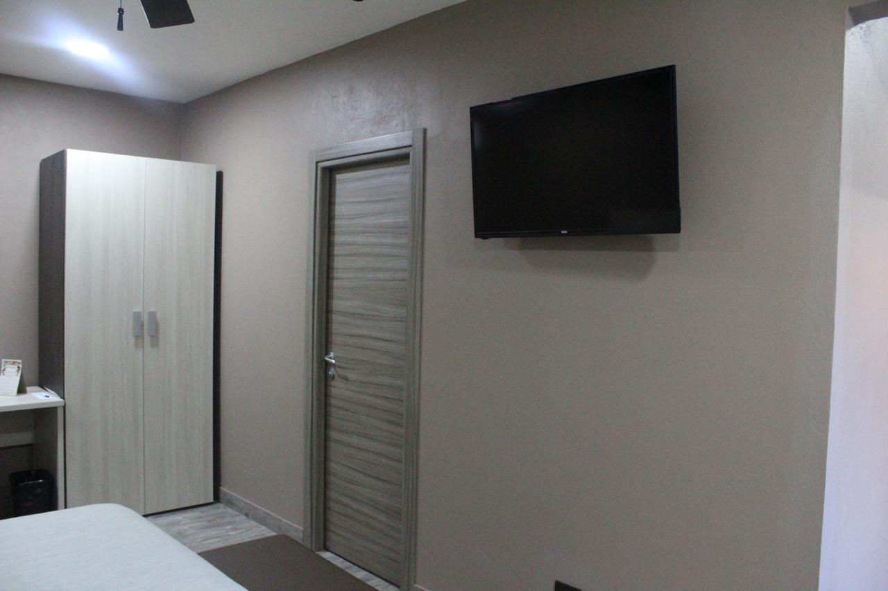 Queen Room - Non-Smoking